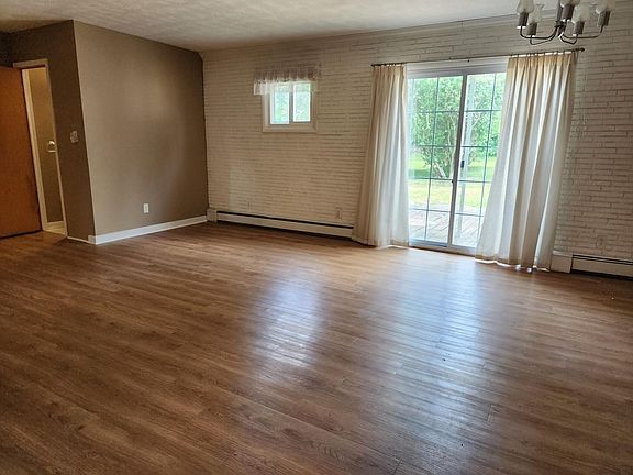 4th image of 527 Jean Ln