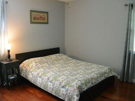 3rd image of 128 Robin Ln