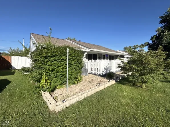641 Sweetbriar Dr, Whiteland, IN 46184