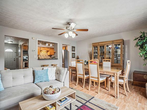 3rd image of 7767 Sharlene Dr