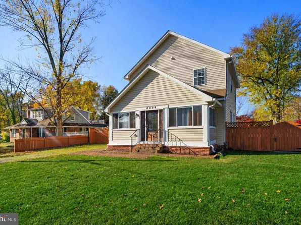 8604 Woodlawn Ct, Alexandria, VA 22309