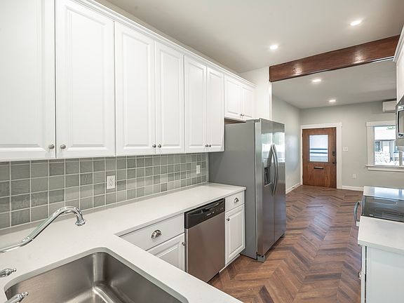 4th image of 704 N 2nd Ave