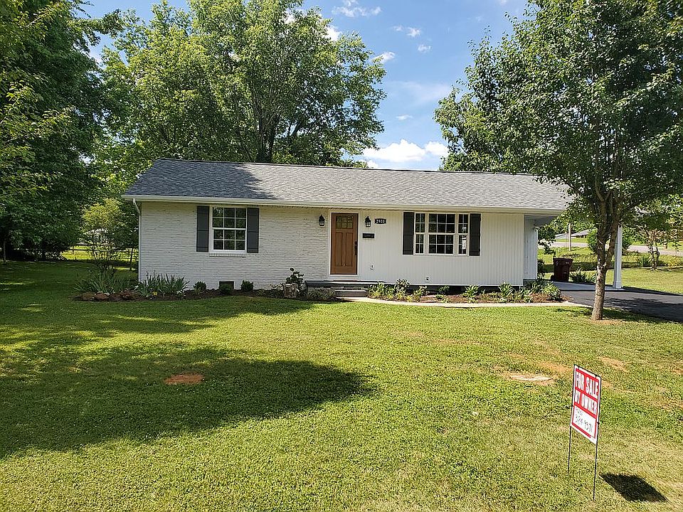 1st image of 2900 Chatham Dr