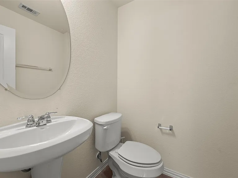 3665 Bainbridge St — Photo 29