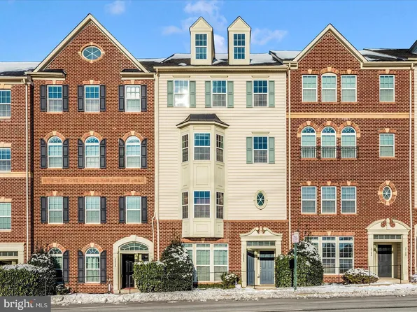 208 Mill Pond Rd #B, Frederick, MD 21701