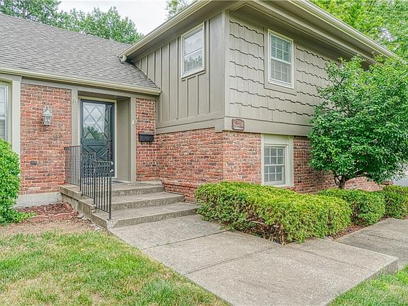 4th image of 9643 Beverly Dr
