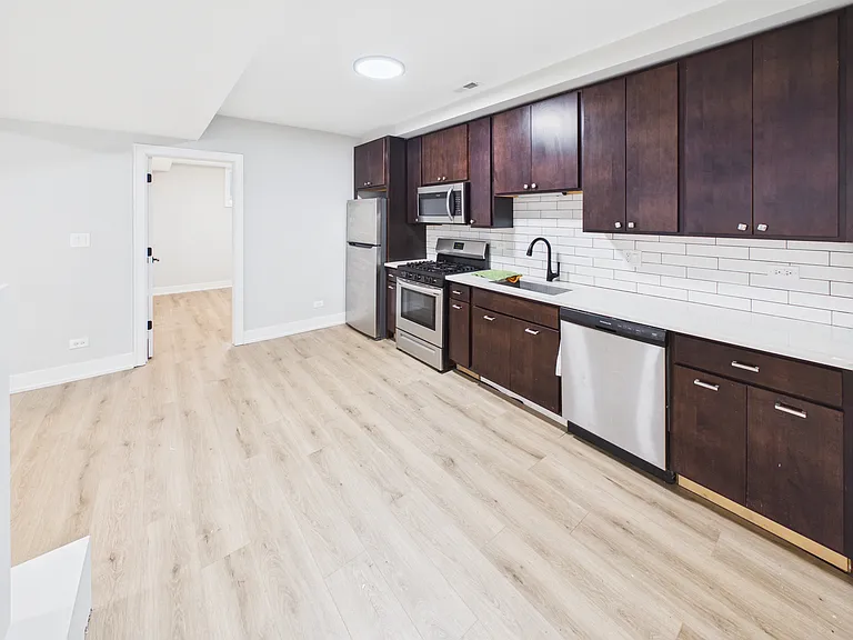 2401 S Homan Ave — Photo 6