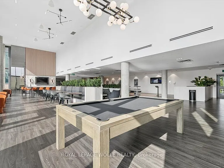 15 Wellington St S #1204 — Photo 26