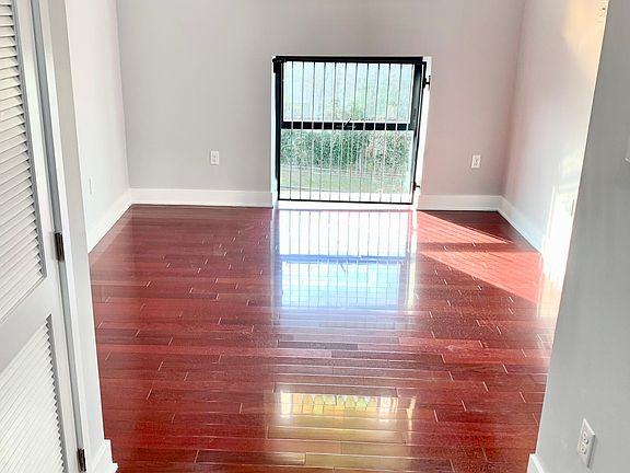 5th image of 302 Richmond St #20A