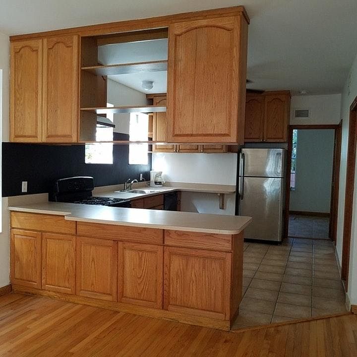 2nd image of 1810 Meridian Ave #323