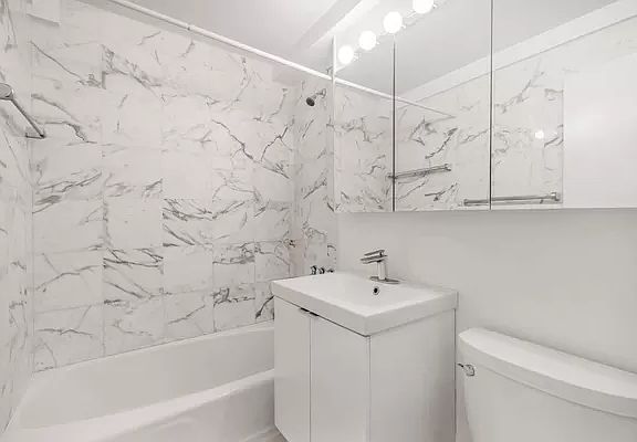 5th image of 301 E 66th St APT 4N