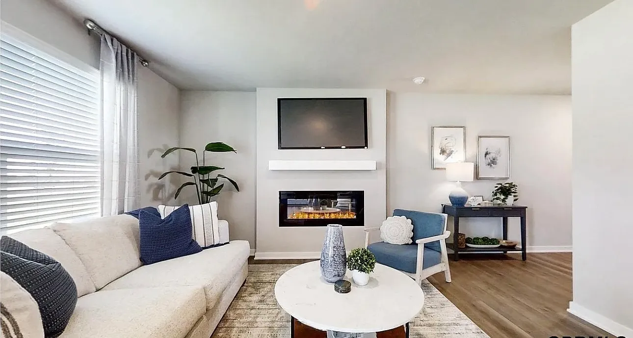 3 bed, 2.5 bath, 1511 sqft, $2,100 — Photo 2
