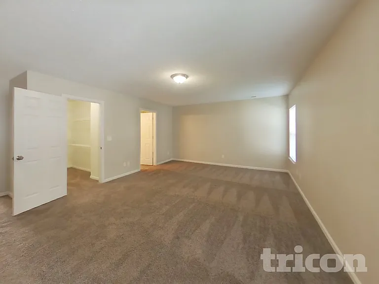 911 Pine Ridge Way — Photo 12