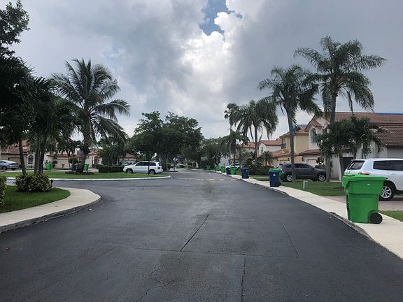 5th image of 437 Lakeside Cir