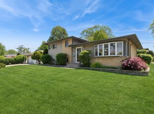801 E Greenwood Dr, Mount Prospect, IL 60056