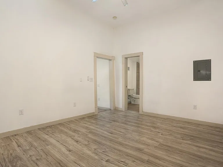 2004 Monterey St #1-2-4 — Photo 14