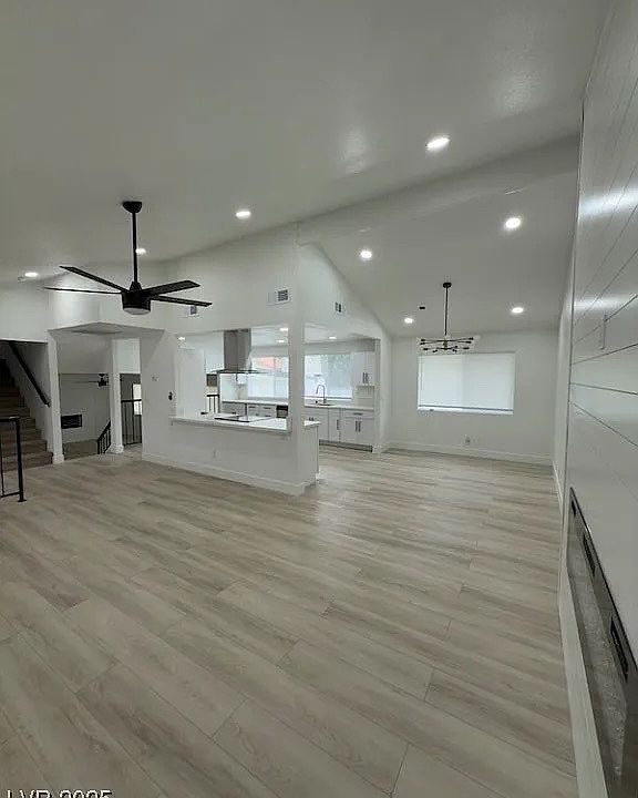 1st image of 2624 W Tamarisk Ave