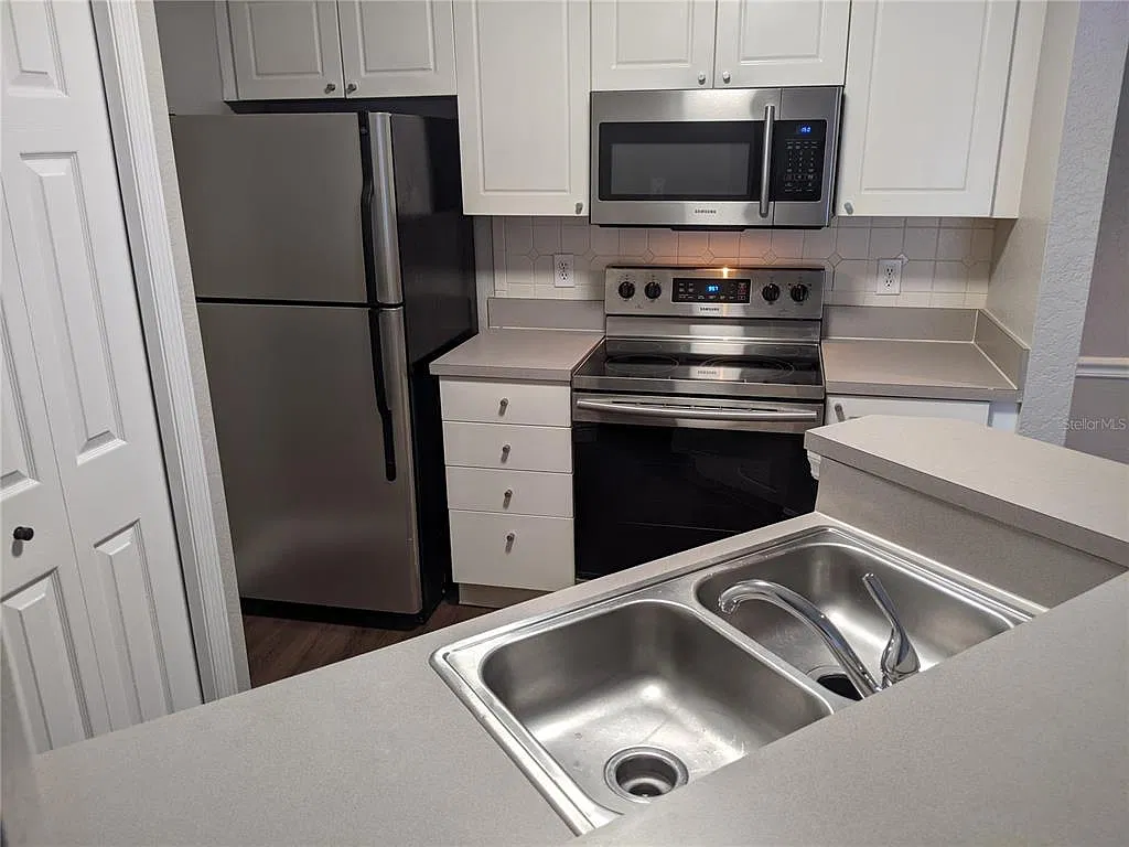 4201 Woodstorks Walk Way — Photo 4