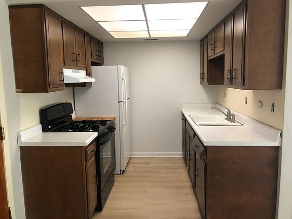 5th image of 10232 S Kenton Ave APT 304