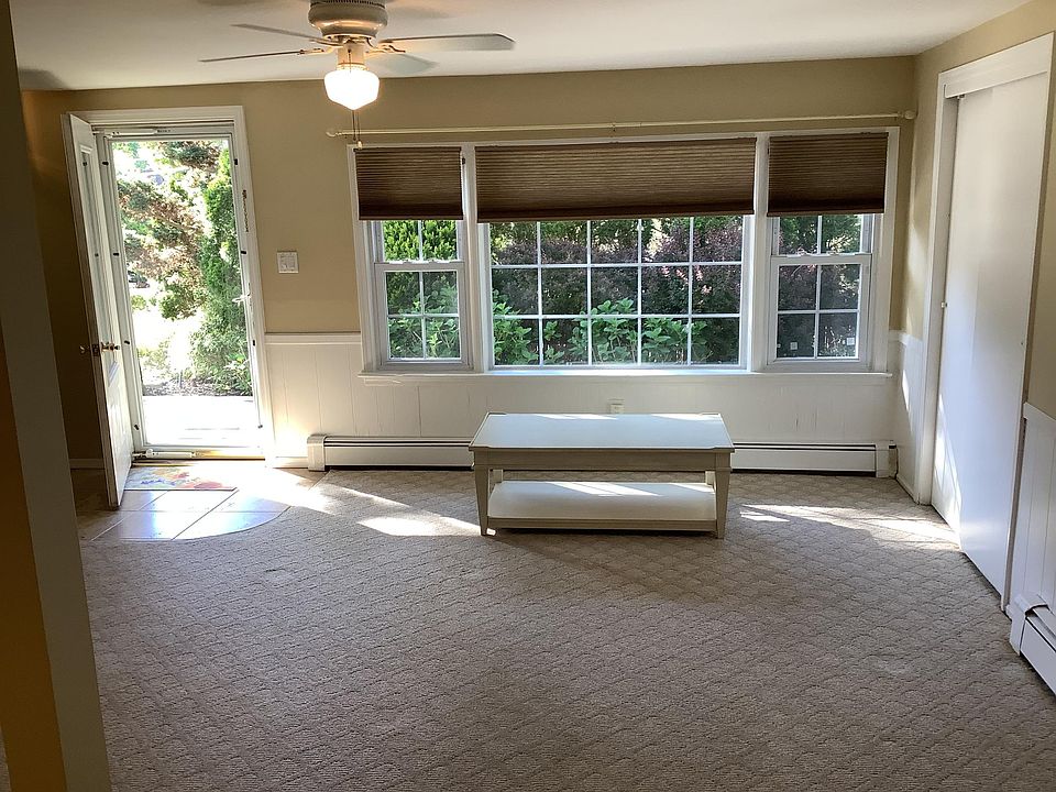 1st image of 17 Pine Dr