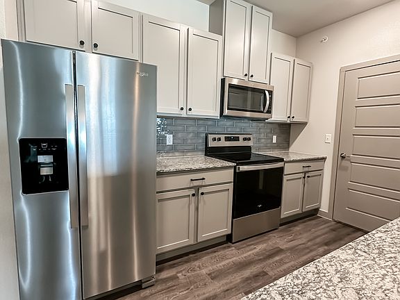 3rd image of 3725 Easterly Ave #833