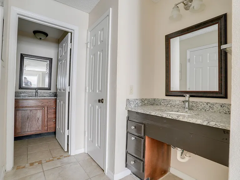 7206 Olympia Ct — Photo 15