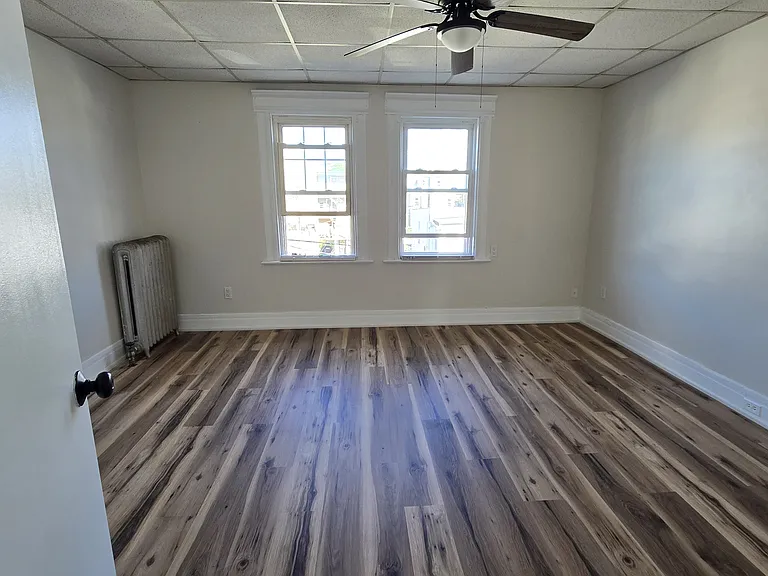 299 Maple St #3 — Photo 9