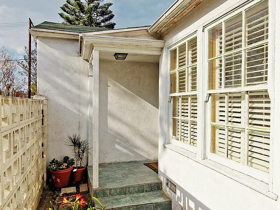 3rd image of 6254 Gentry Ave