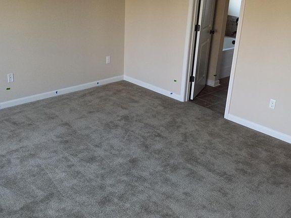 5th image of 39032 Elliott Ave