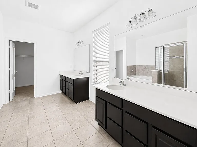 22406 Newcastle Waters Ct — Photo 13