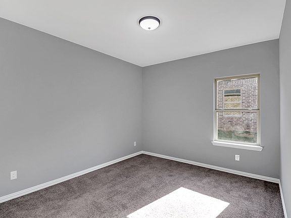 5th image of 8130 Lake Dr