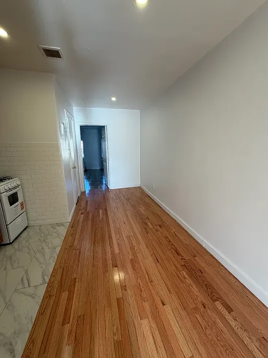 273 Pleasant Avenue — Photo 4