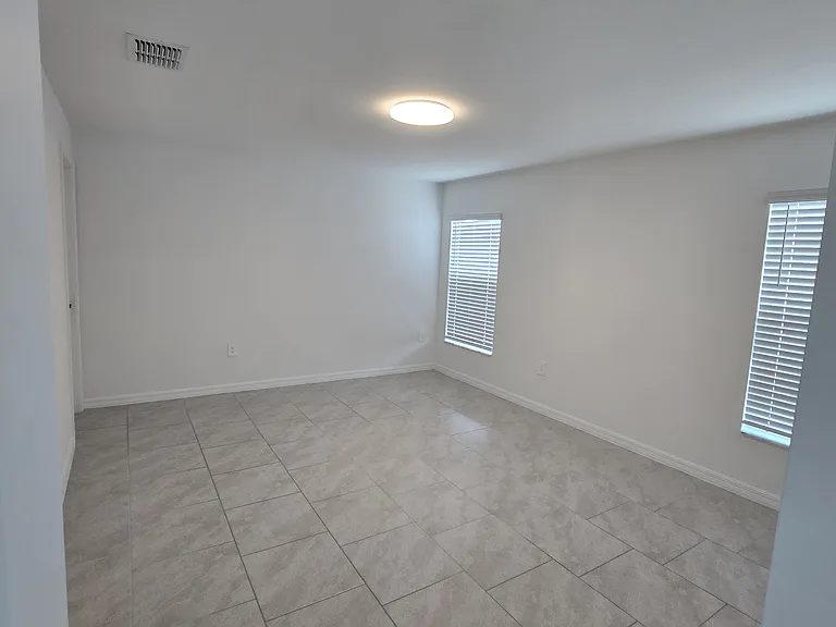 109 Naomi Pl — Photo 4