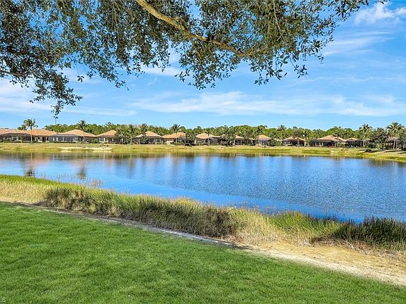 5th image of 9142 Isla Bella CIR