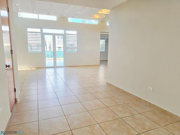 3rd image of Paisajes Calle Jardin #1
