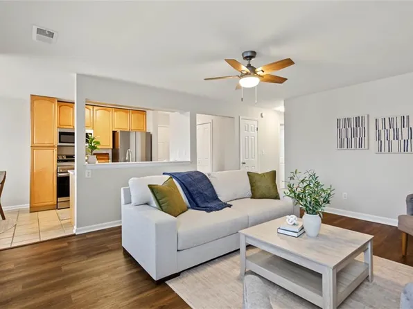 1863 Chantilly Ct, Virginia Beach, VA 23451