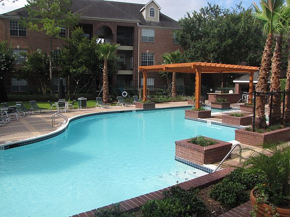 You won't ever be over crowded with 4 pools!