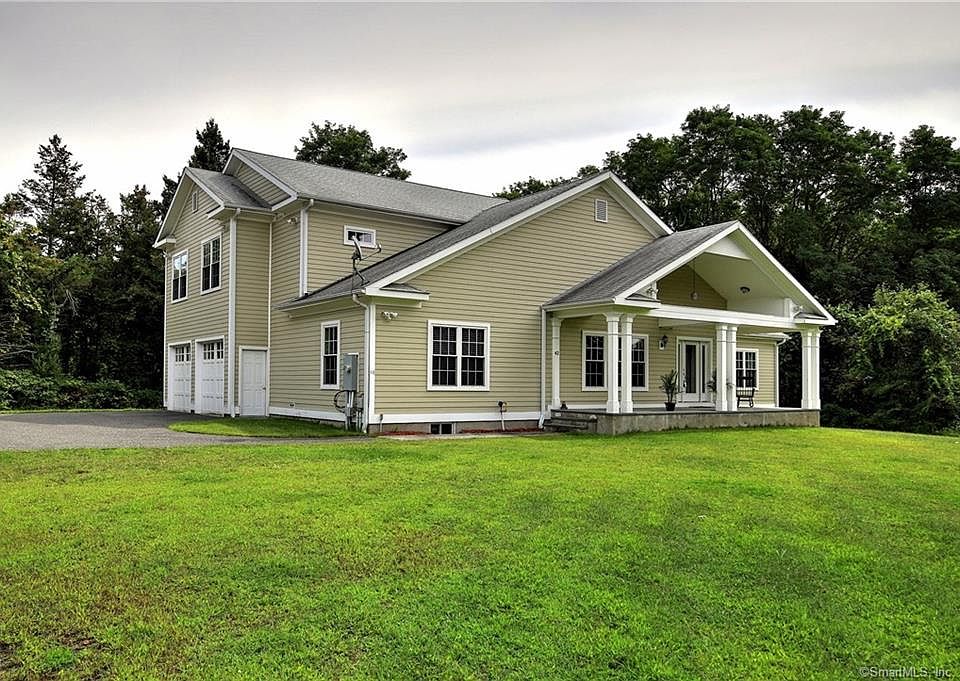 2nd image of 42 Cutlers Farm Rd