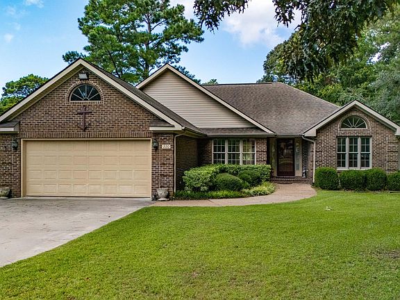 3rd image of 220 Phillips Drive