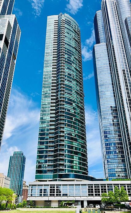 1st image of 1201 S Prairie Ave APT 2206