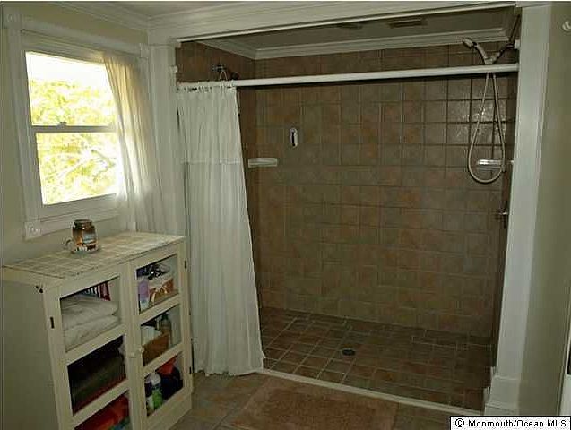 Oversized Master Walk In Shower