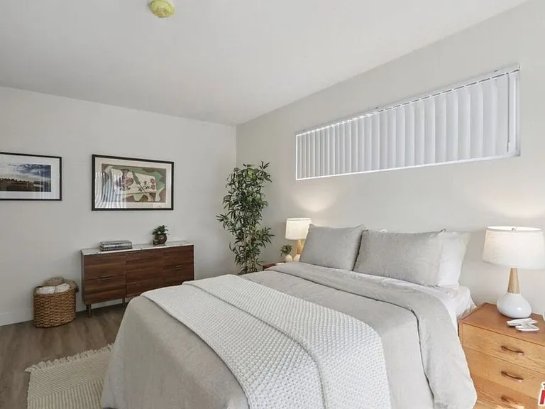 2251 Crenshaw Blvd #1 — Photo 7
