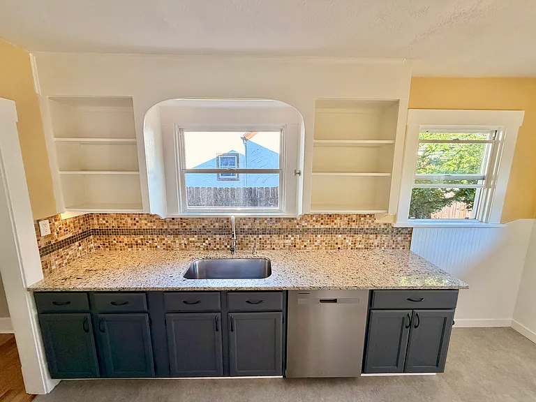 2419 W Regan Ave — Photo 28