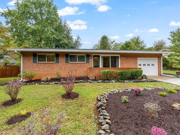 2305 Williamsburg Rd, Charlottesville, VA 22901