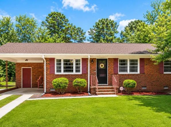 5233 Butternut Dr, Fayetteville, NC 28304