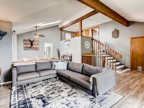 5th image of 8370 Avens Cir