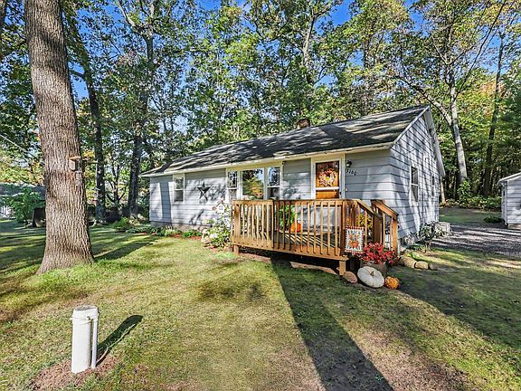 3rd image of 3160 1st St