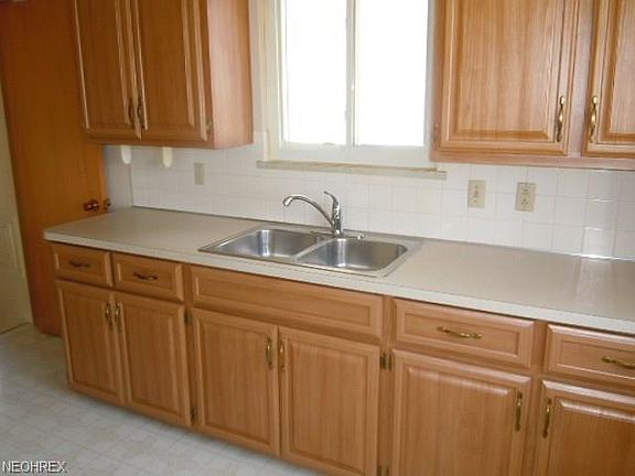 2nd image of 3310 Marioncliff Dr