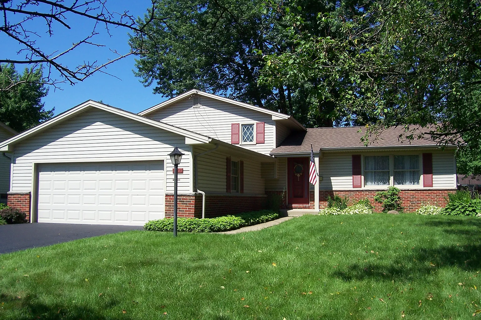 1860 Celeste Cir photo 1