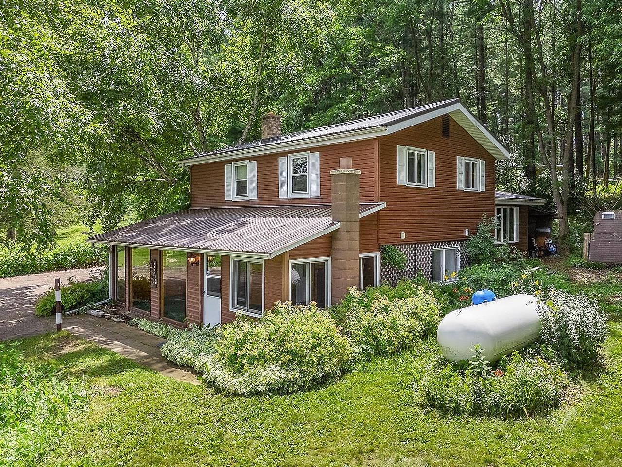 W8525 Oshaukuta Road, Poynette, WI 53955 | Zillow